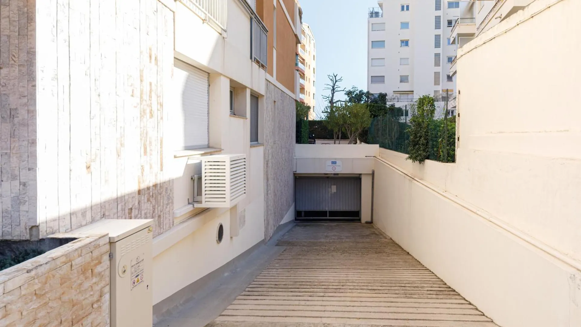 アパート La Perle 2P Vue Mer Terrasse 2 Mins Plage Garage Clim ロクブリュヌ＝カップ＝マルタン